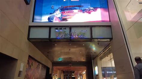 westfield sydney hours
